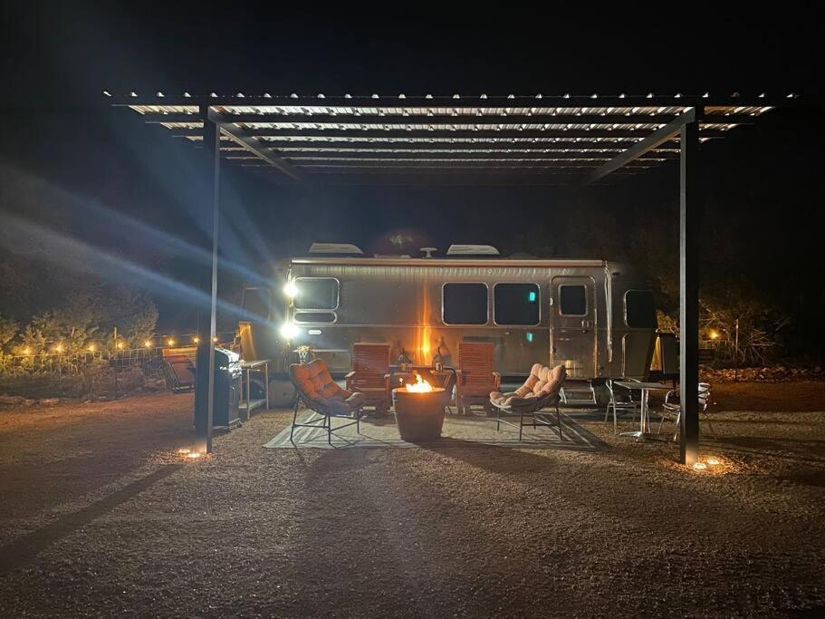Отель Airstream Alfresco Фредериксберг Экстерьер фото